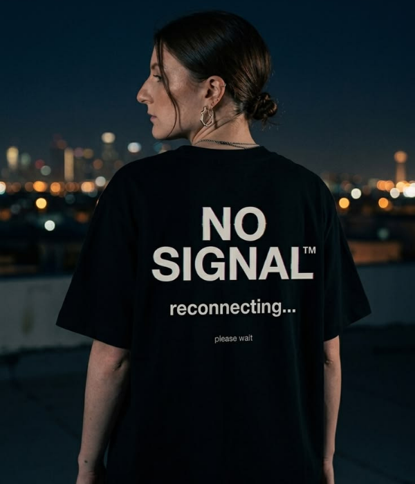 No Signal - Women Oversized T-shirt