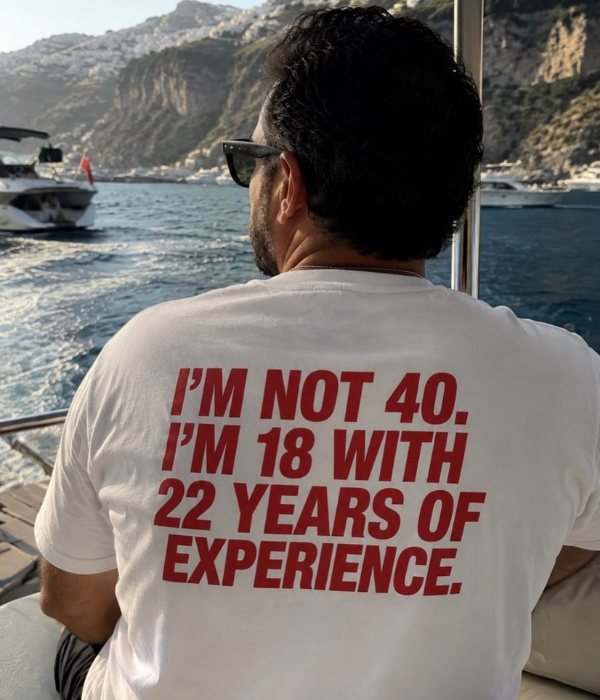 not 40 But 22 years of experience  - Oversized T-shirt  [ Unisex ]