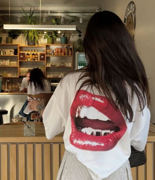 LIPS - Women Oversized T-shirt