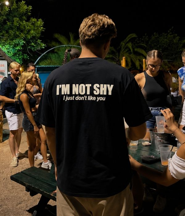 I'M NOT SHY - Oversized T-shirt  [ Unisex ]