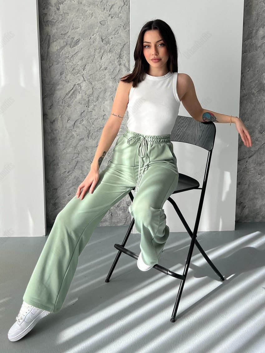 UrbanOutfits Women Summer Sweatpants Women (Summer) Wide-Leg Sweatpant