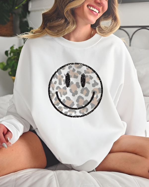 UrbanOutfits Women sweatshirt White / Cotton-Fleece / S happy face -  Women Oversized sweatshirt